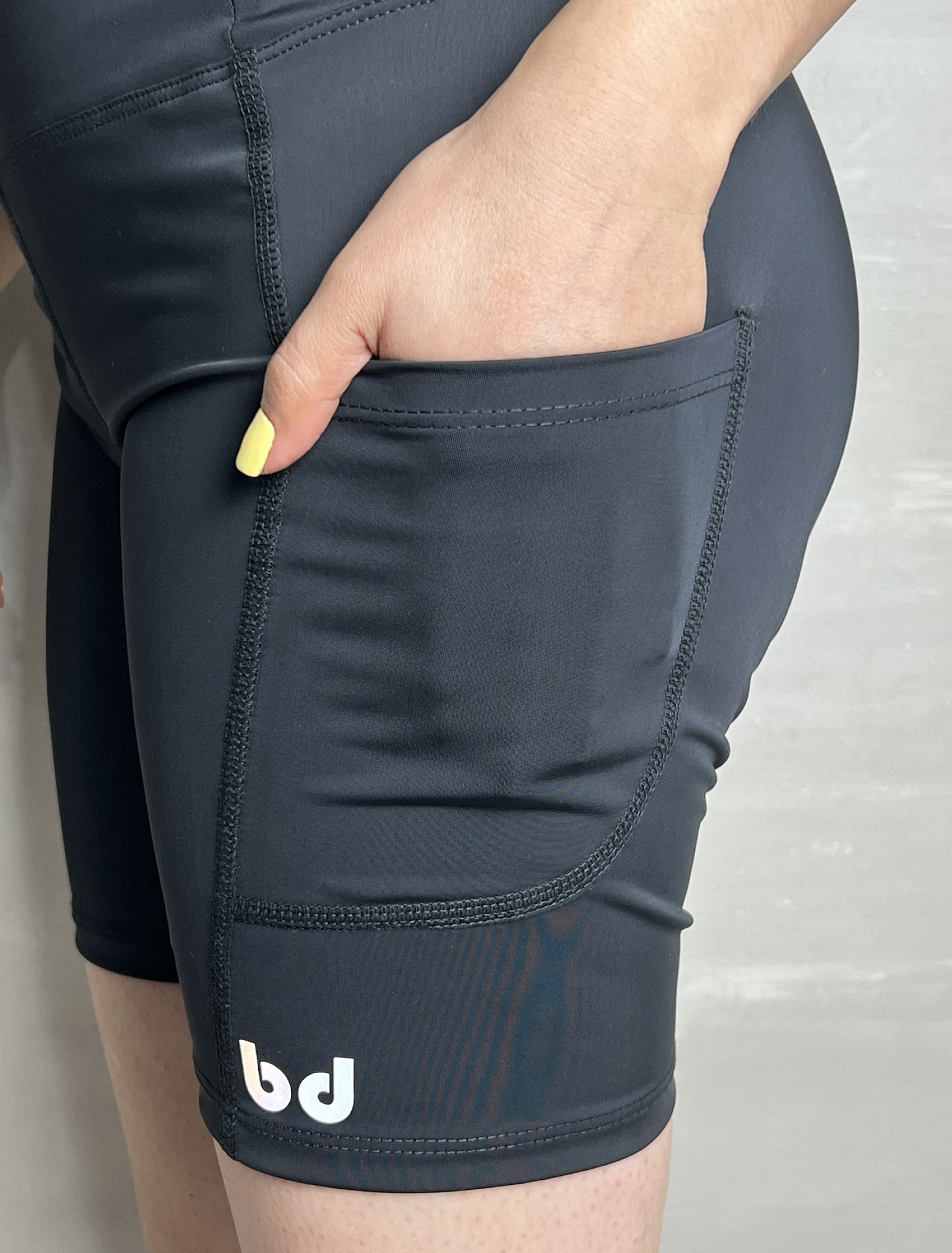 Short lycrado NEGRO Mujer con bolsillos